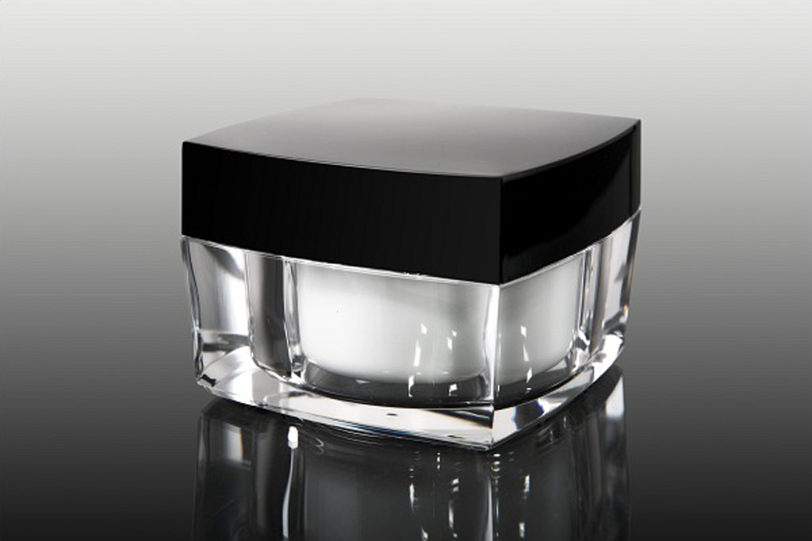 упаковки для косметичних виробів баночки пляшки з дозаторами Польща